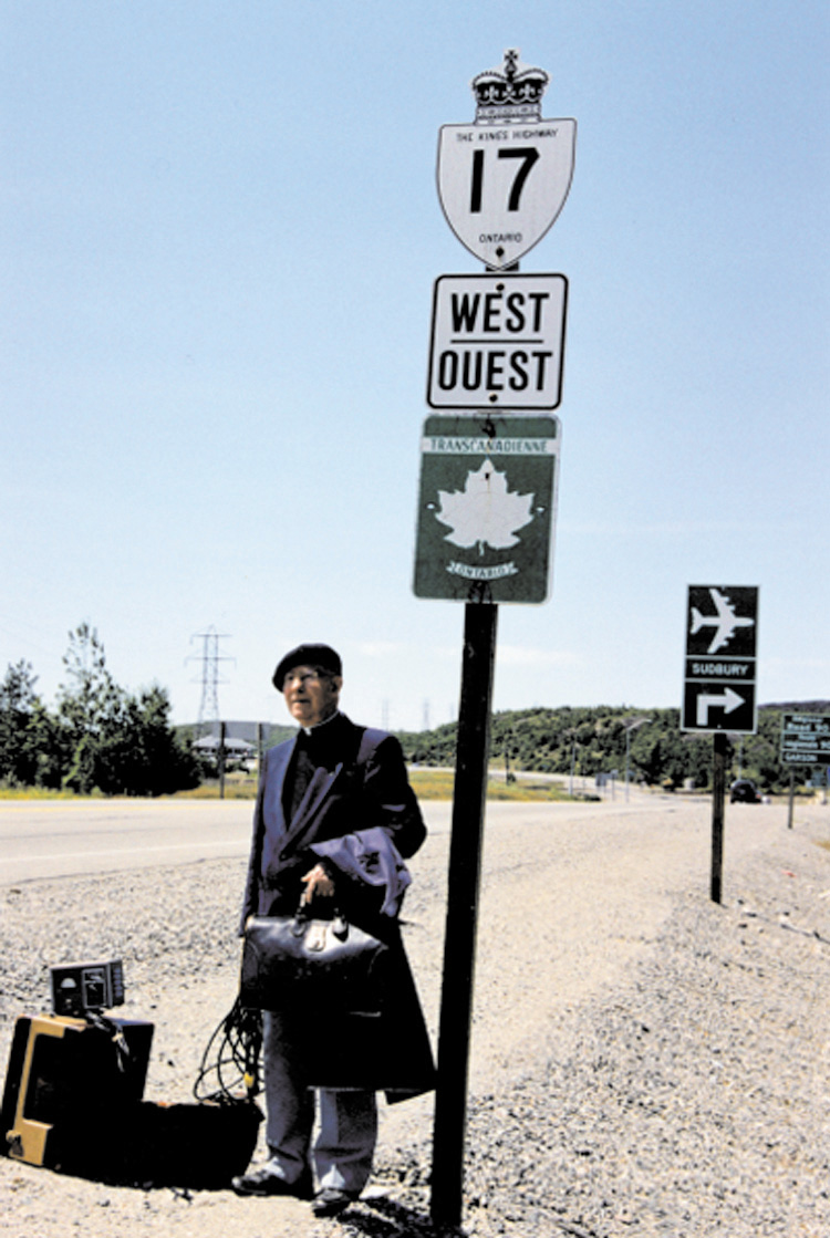 Le p&egrave;re Germain Lemieux et son &eacute;quipement