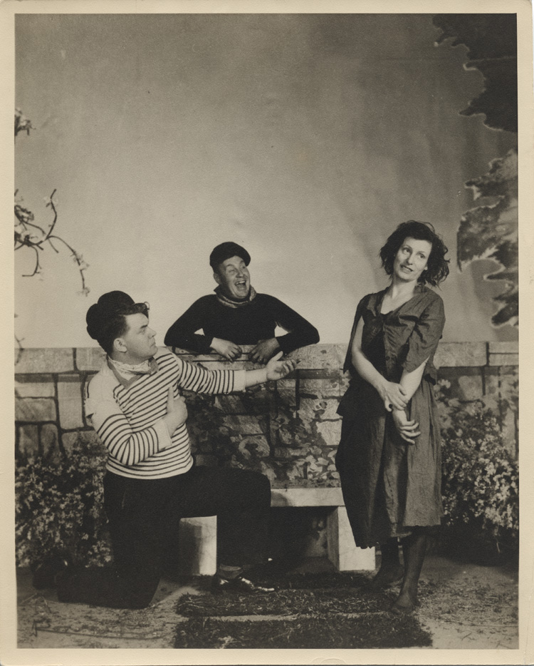 Sc&egrave;ne de la pi&egrave;ce L'Innocente (1935)