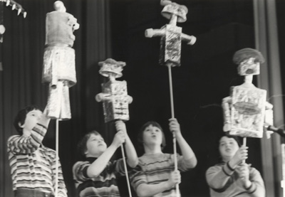 Com&eacute;diens de la pi&egrave;ce de th&eacute;&acirc;tre Tassez-vous, on joue (1980)