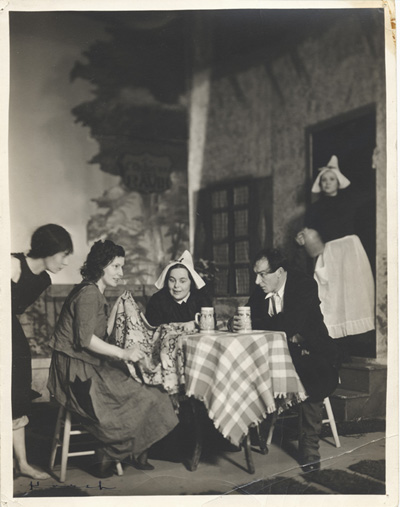 Sc&egrave;ne de la pi&egrave;ce L'Innocente (1935)